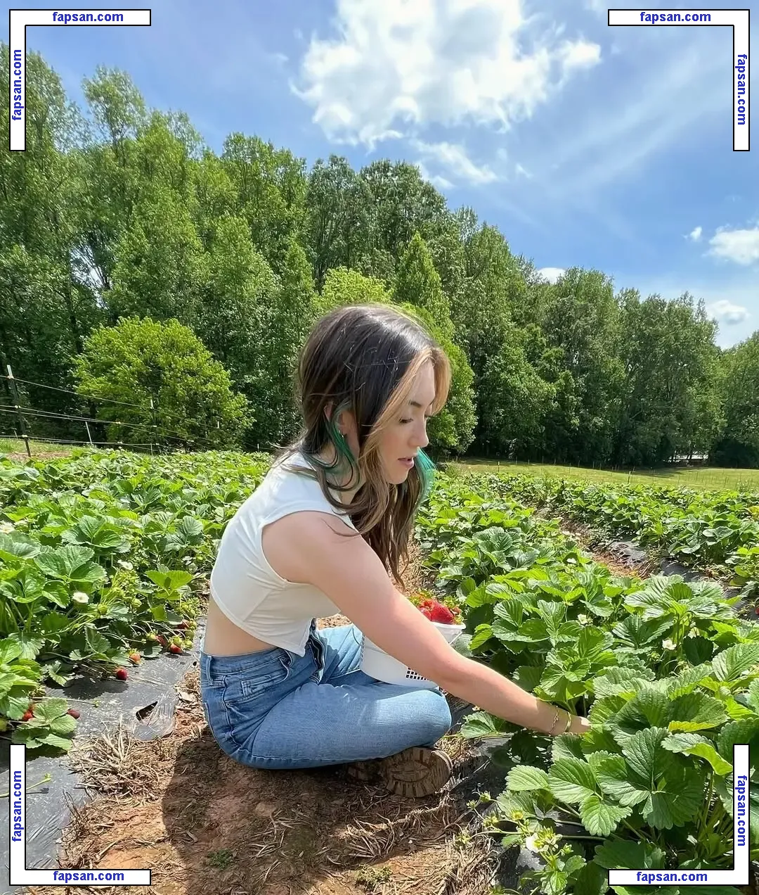 Skyytea nude photo #0024 from OnlyFans