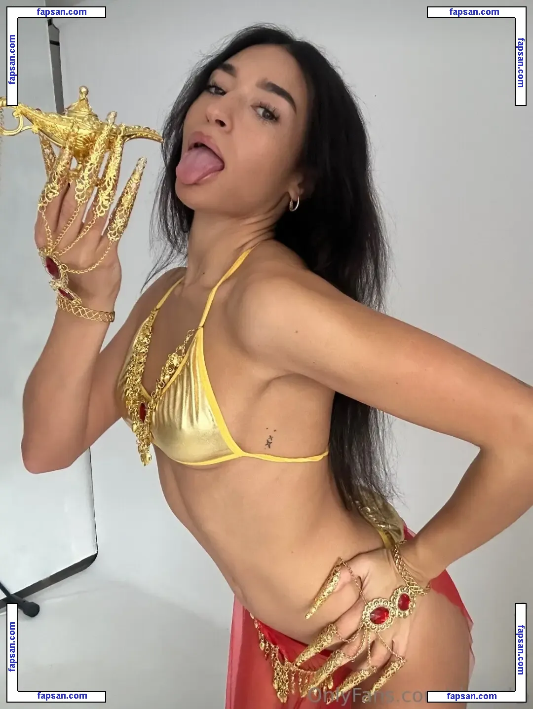 slaurella nude photo #0009 from OnlyFans