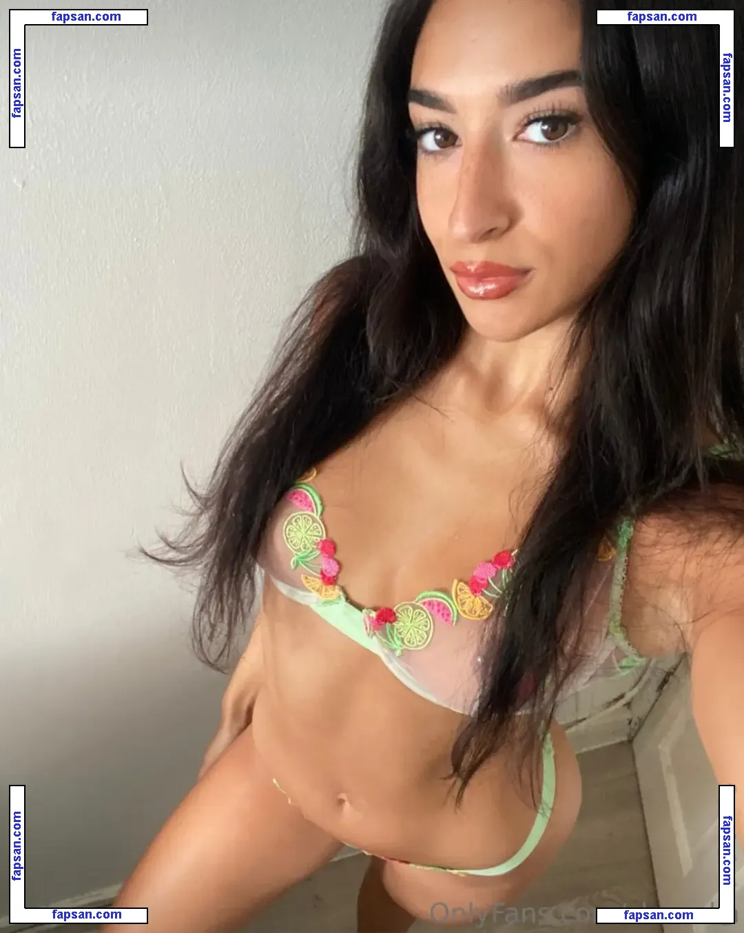 slaurella nude photo #0036 from OnlyFans