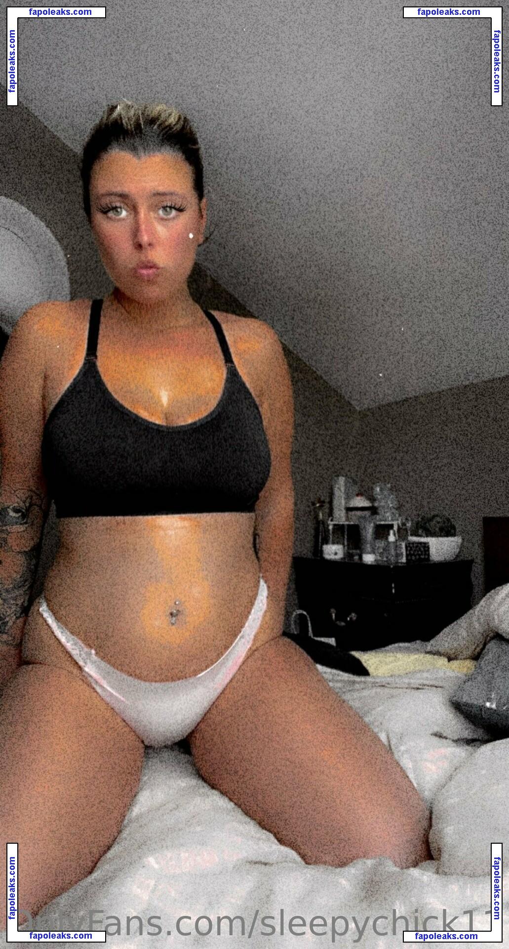sleepychick11 / italia.chick.11 nude photo #0008 from OnlyFans