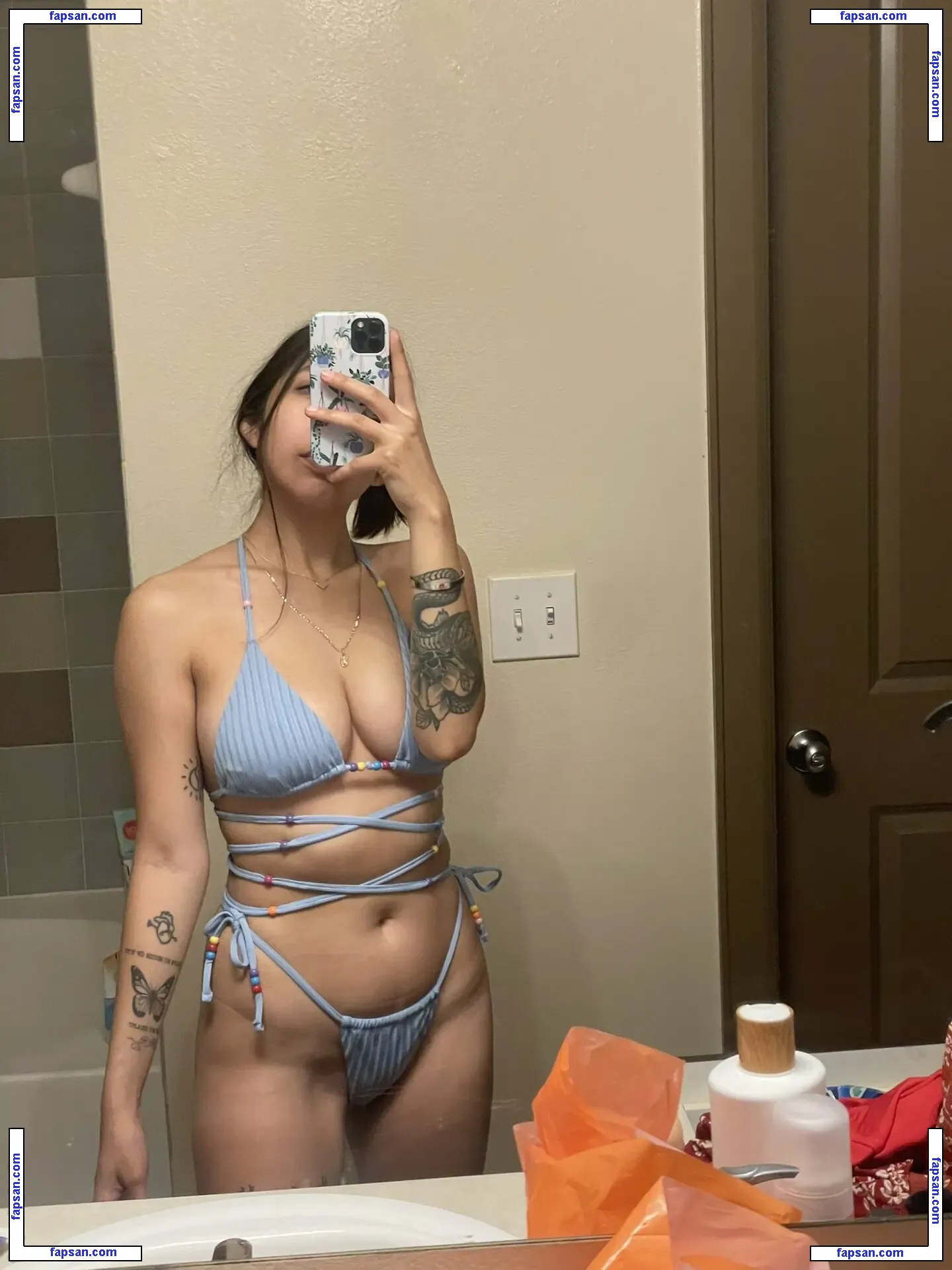 Sluuttyallyy nude photo #0007 from OnlyFans