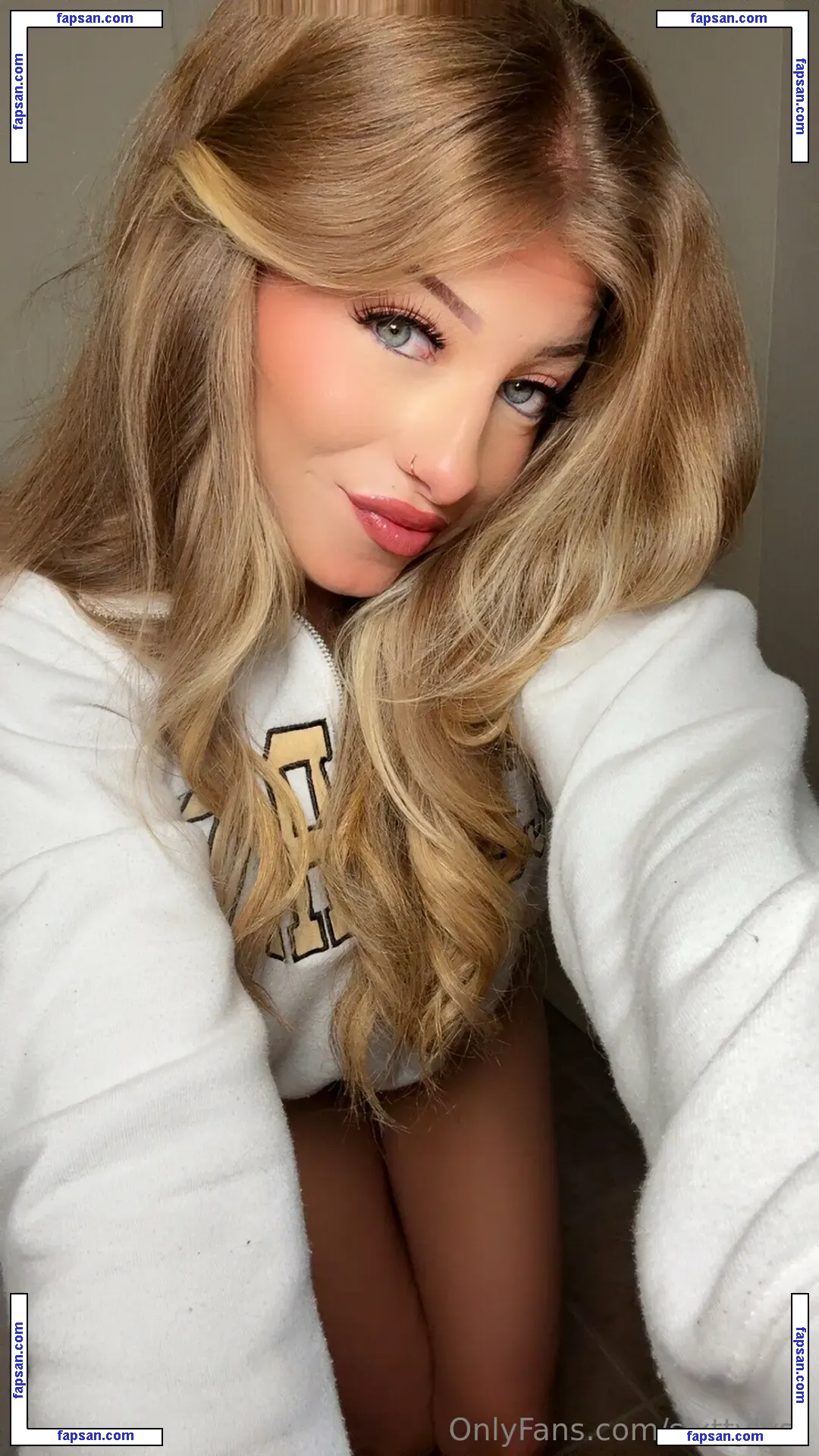 Slxttylyss nude photo #0103 from OnlyFans