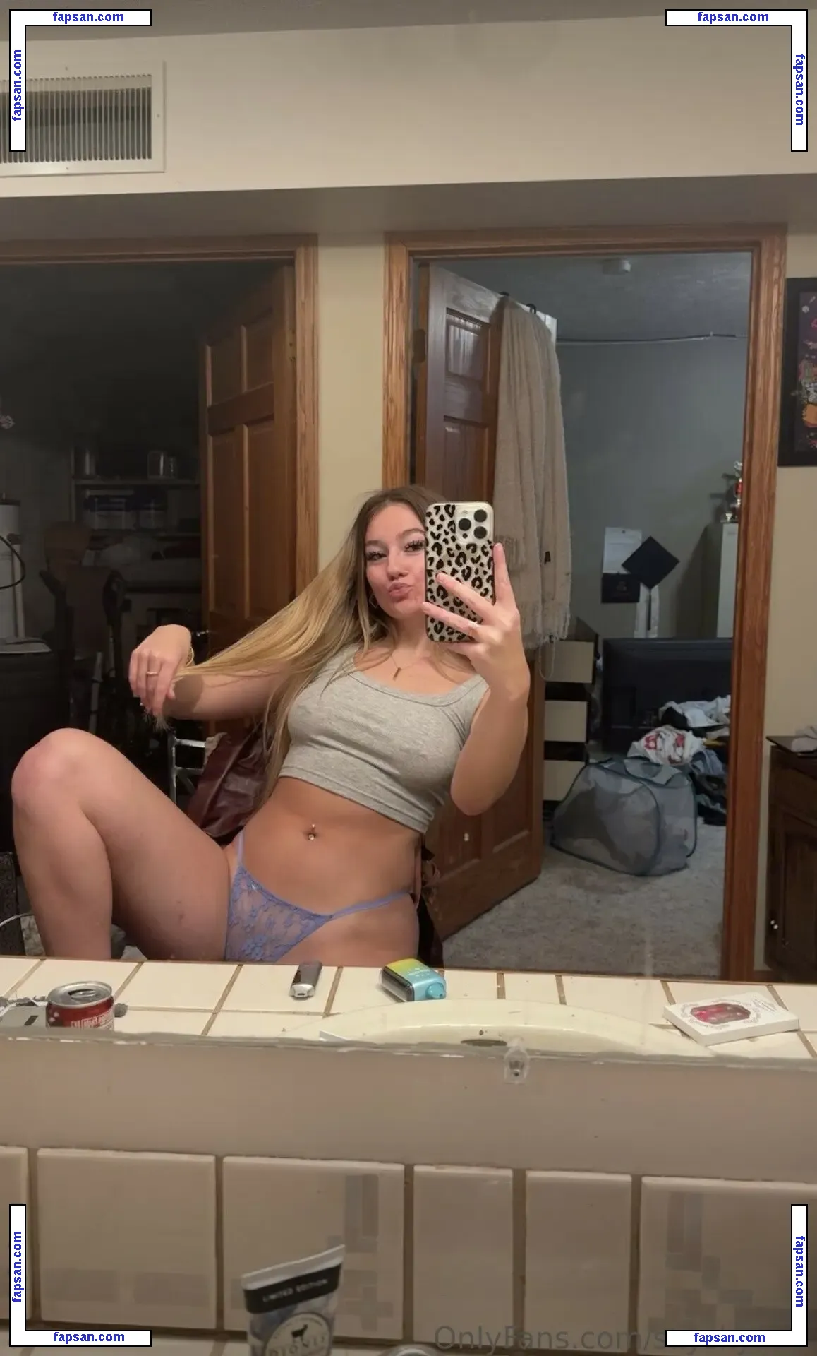 Slyskybae голая фото #0014 с Онлифанс