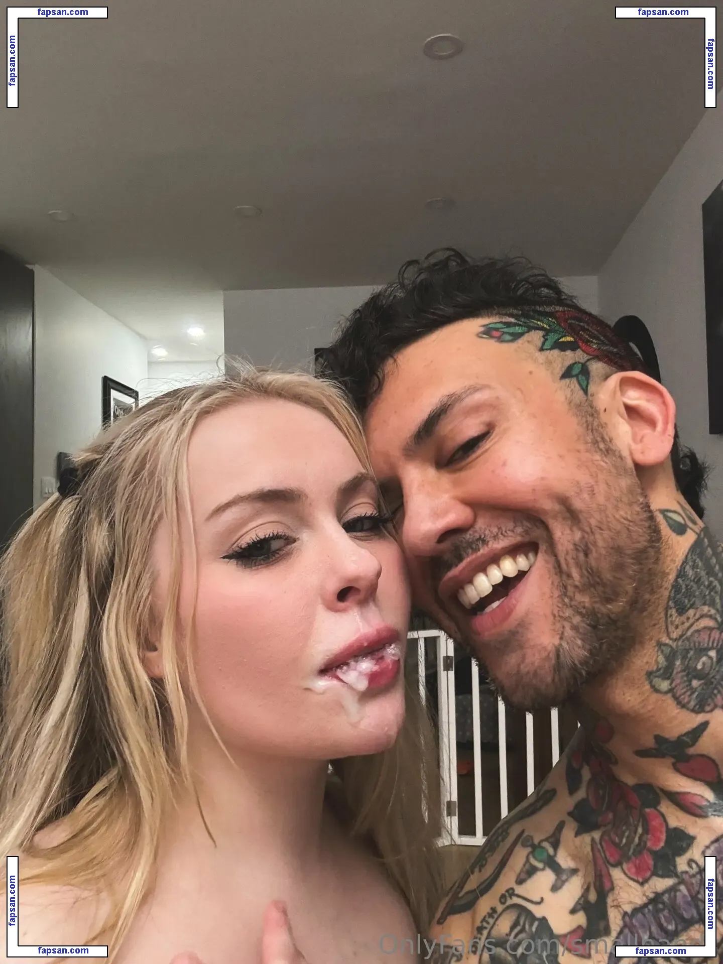 Smallhands nude photo #0033 from OnlyFans