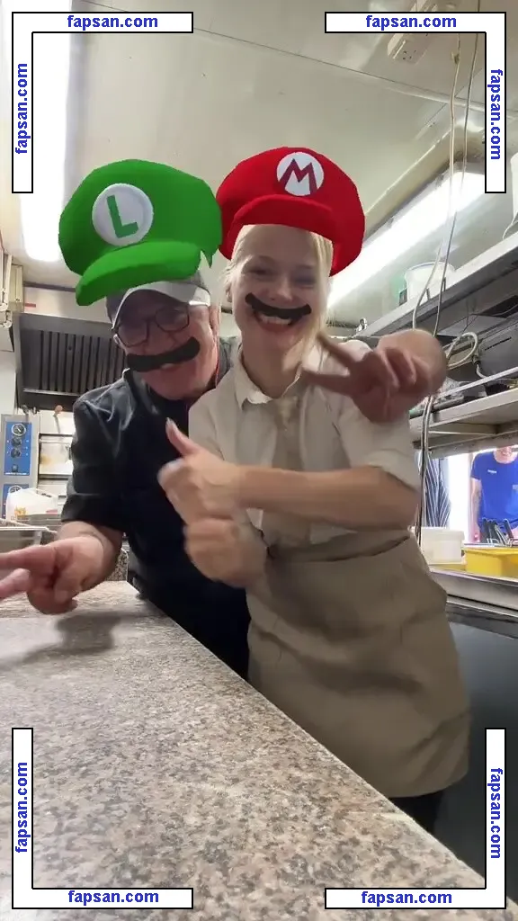 SmileyDani158 nude photo #0129 from OnlyFans