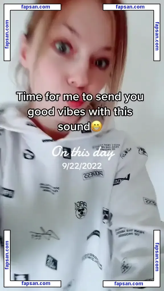 SmileyDani158 nude photo #0134 from OnlyFans