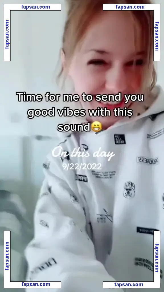 SmileyDani158 nude photo #0139 from OnlyFans