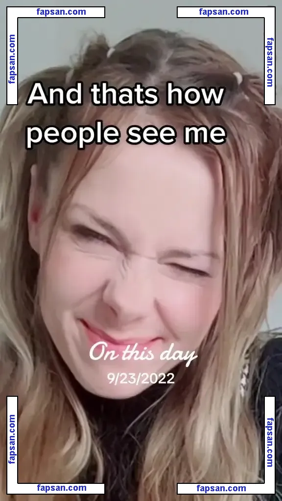 SmileyDani158 nude photo #0143 from OnlyFans