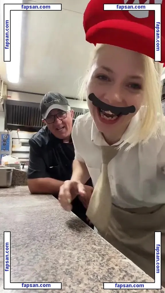 SmileyDani158 nude photo #0144 from OnlyFans