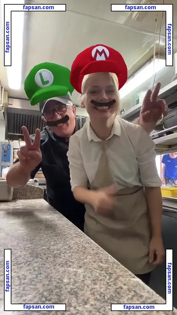 SmileyDani158 nude photo #0148 from OnlyFans