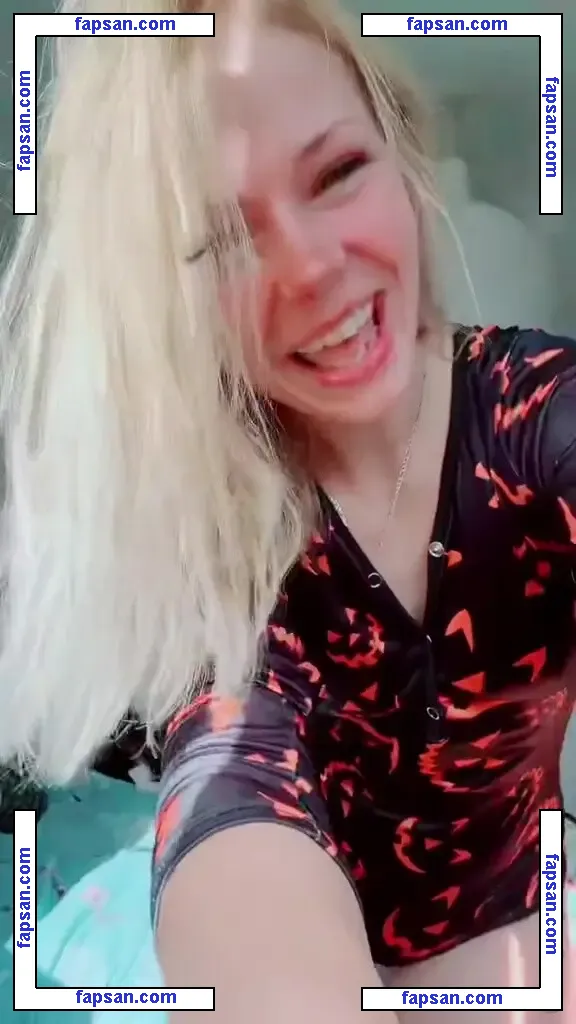 SmileyDani158 nude photo #0163 from OnlyFans