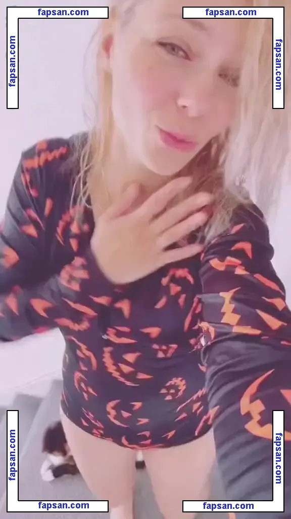 SmileyDani158 nude photo #0166 from OnlyFans