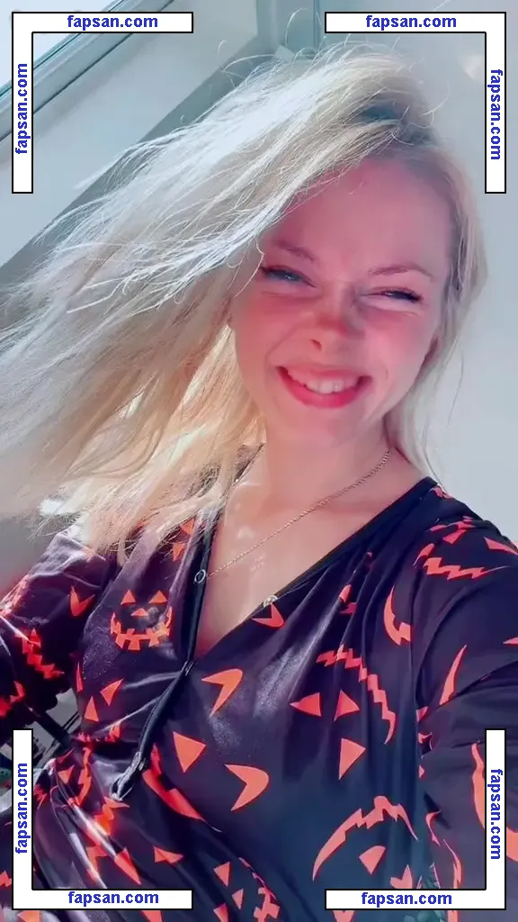 SmileyDani158 nude photo #0169 from OnlyFans