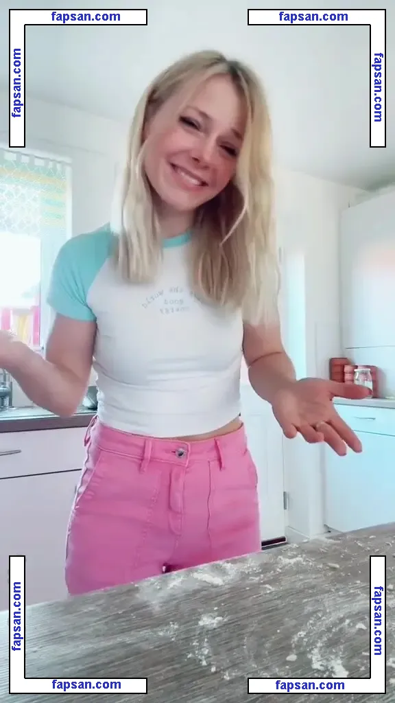 SmileyDani158 nude photo #0177 from OnlyFans