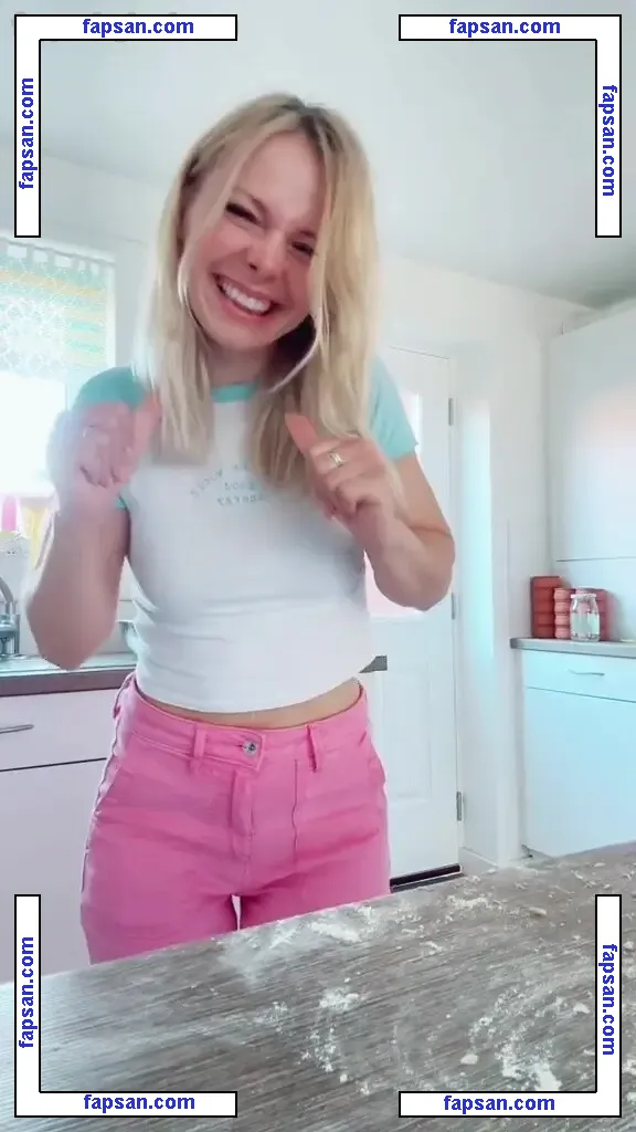 SmileyDani158 nude photo #0180 from OnlyFans