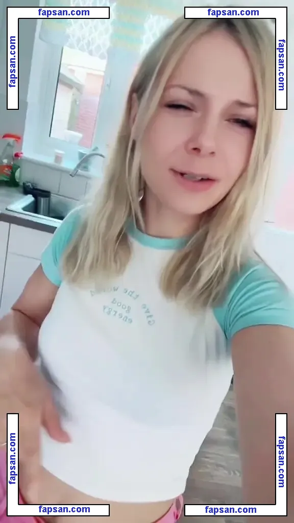 SmileyDani158 nude photo #0182 from OnlyFans