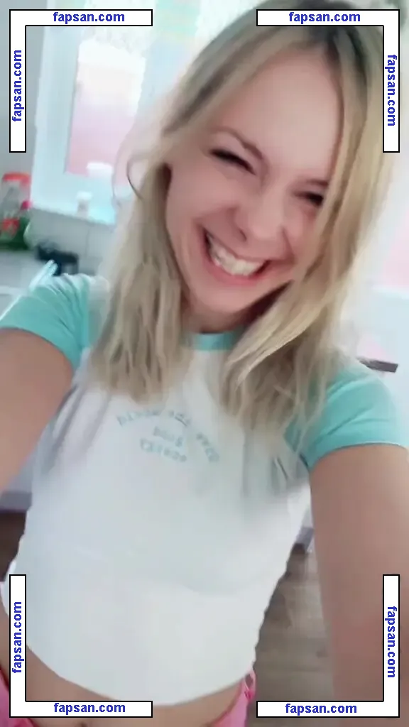 SmileyDani158 nude photo #0191 from OnlyFans