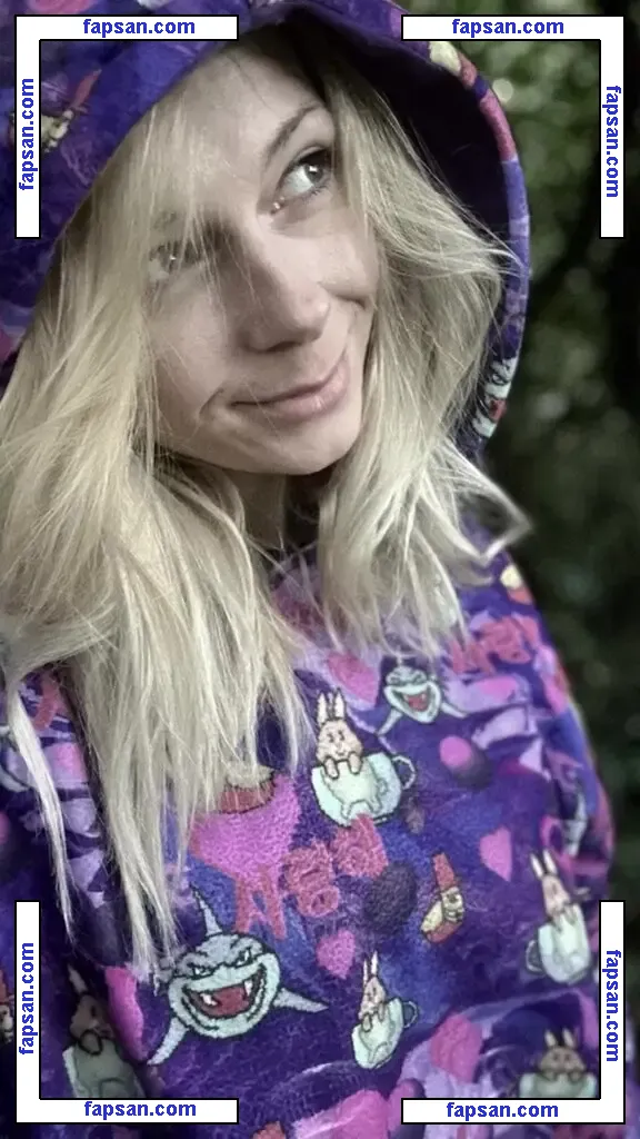 SmileyDani158 nude photo #0199 from OnlyFans