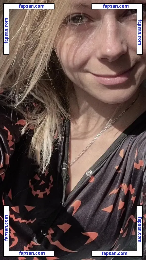 SmileyDani158 nude photo #0205 from OnlyFans