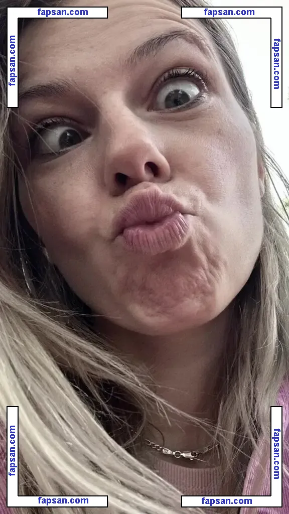 SmileyDani158 nude photo #0208 from OnlyFans