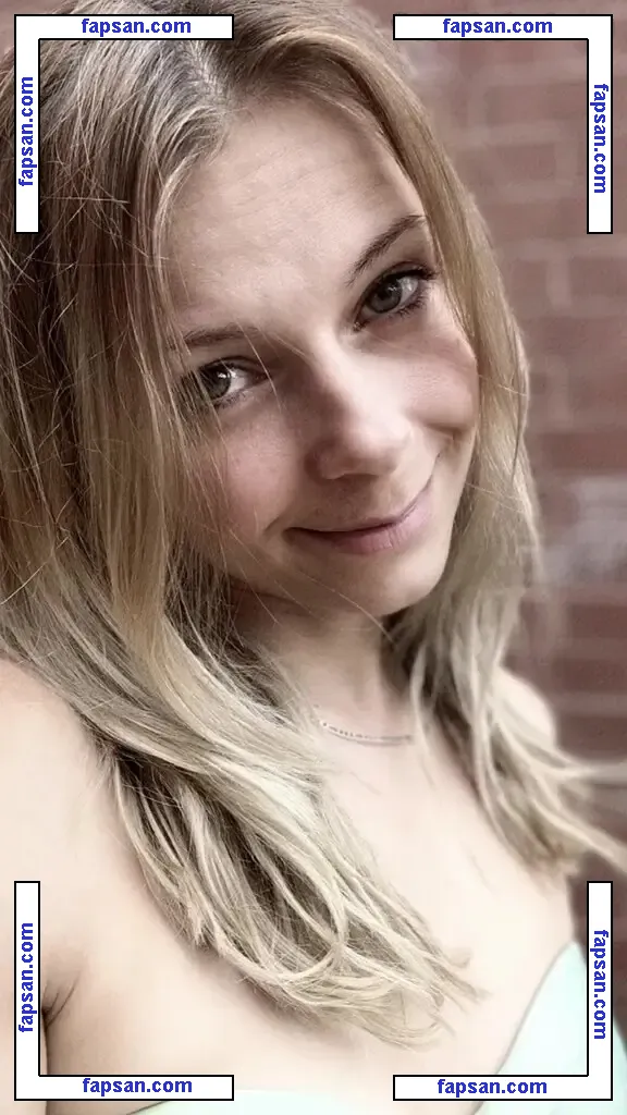 SmileyDani158 nude photo #0211 from OnlyFans