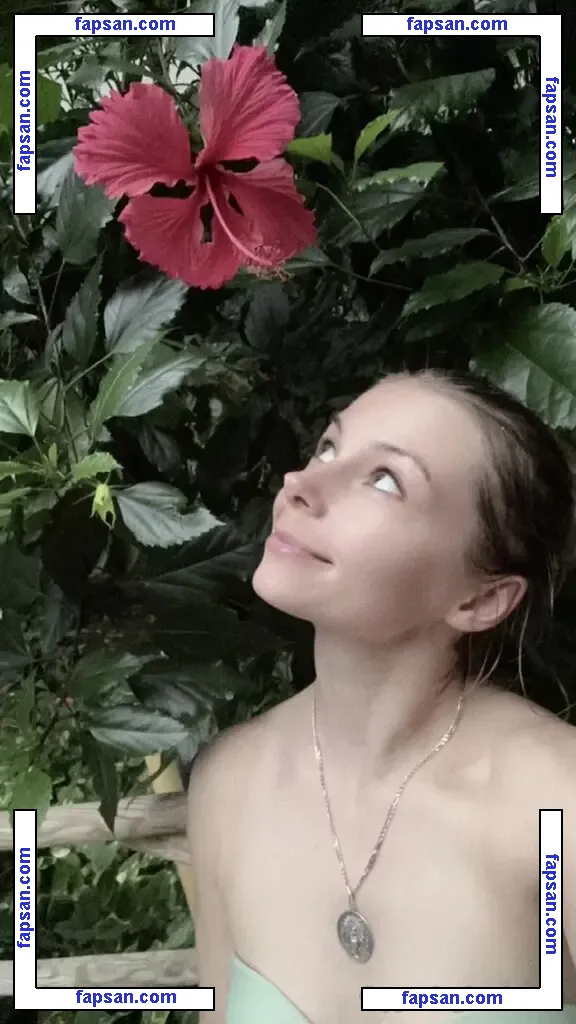 SmileyDani158 nude photo #0212 from OnlyFans