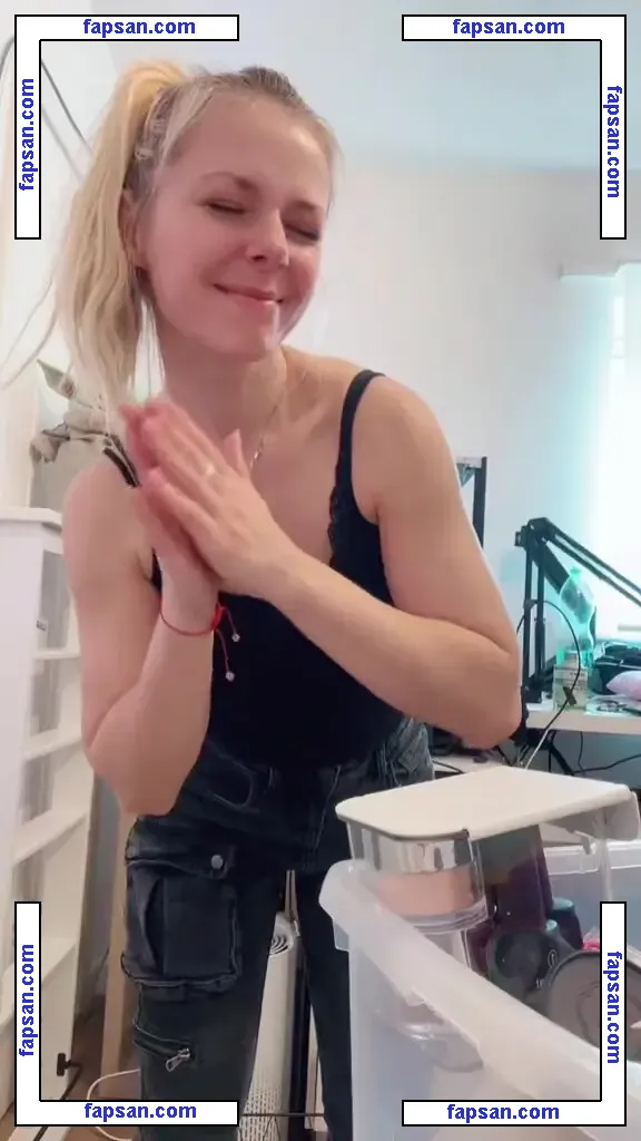 SmileyDani158 nude photo #0306 from OnlyFans