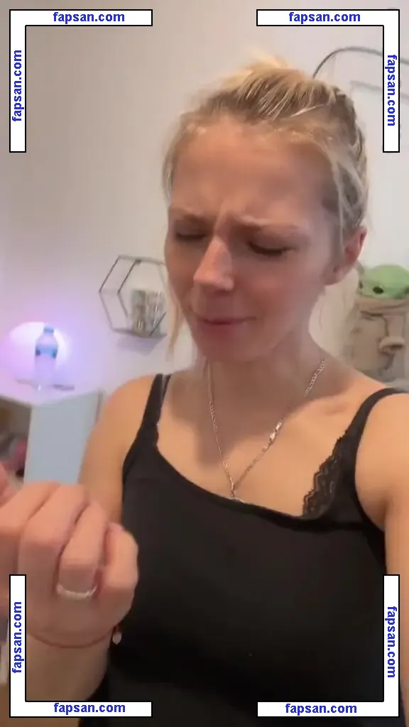 SmileyDani158 nude photo #0313 from OnlyFans