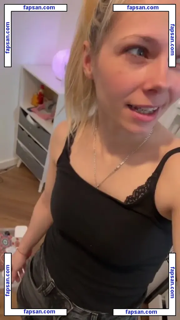 SmileyDani158 nude photo #0319 from OnlyFans