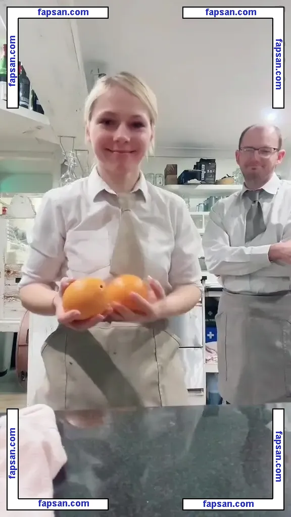 SmileyDani158 nude photo #0336 from OnlyFans