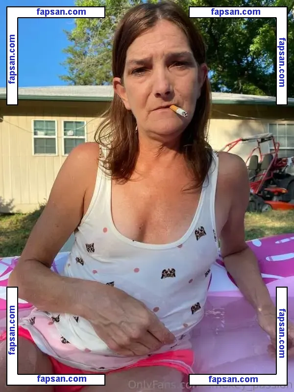 Smokey Passion nude photo #0021 from OnlyFans