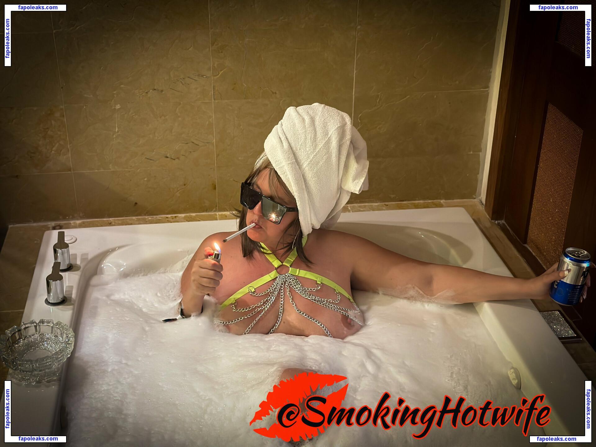 smokinghotwife nude photo #0002 from OnlyFans