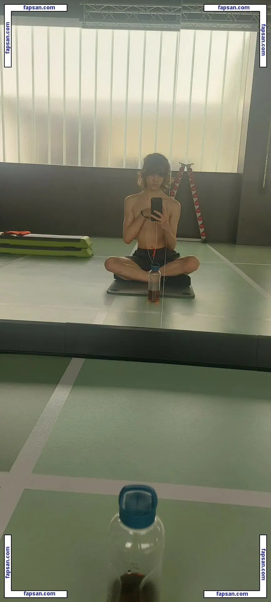 Smolcubes nude photo #0004 from OnlyFans