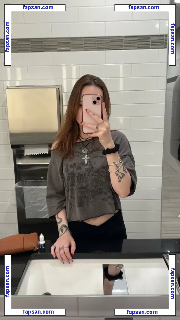 snackthatsmilesback голая фото #0007 с Онлифанс