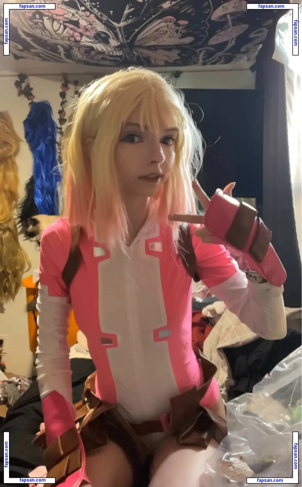 sniffmittens nude photo #0001 from OnlyFans