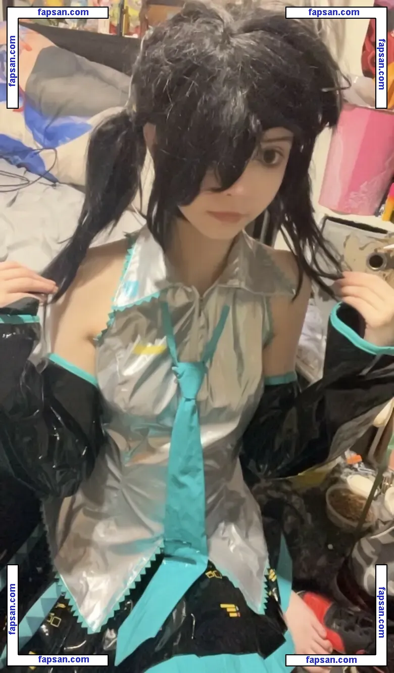 sniffmittens nude photo #0013 from OnlyFans