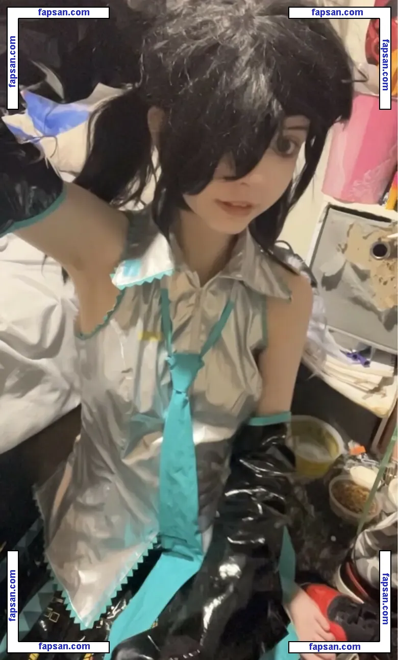 sniffmittens nude photo #0015 from OnlyFans