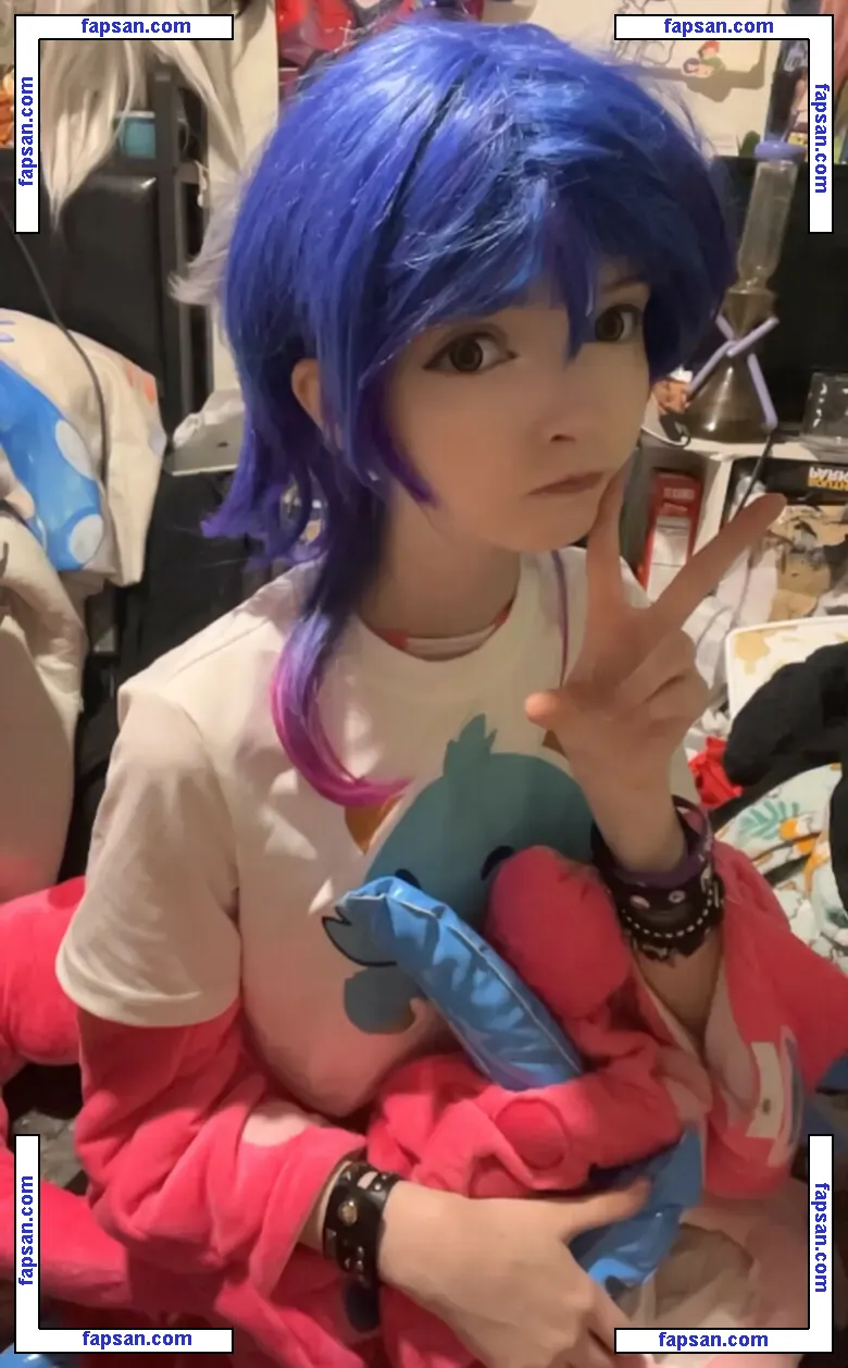 sniffmittens nude photo #0025 from OnlyFans