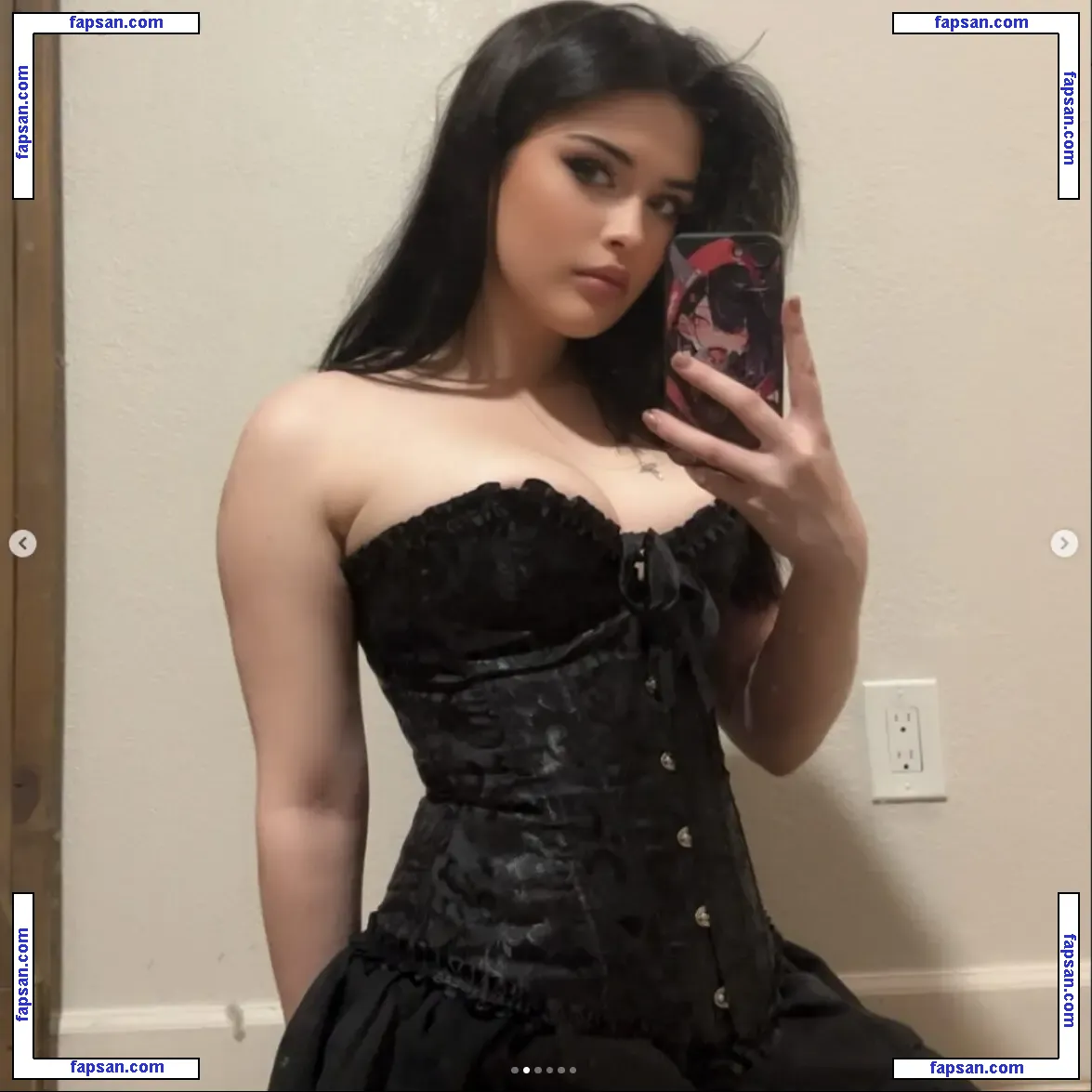 snowluxe nude photo #0008 from OnlyFans