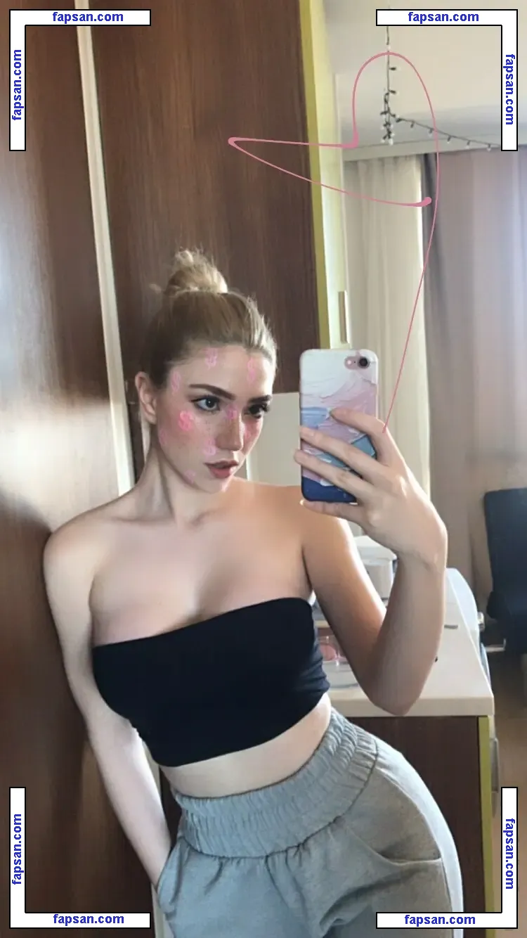 Snowmaiid голая фото #0017 с Онлифанс