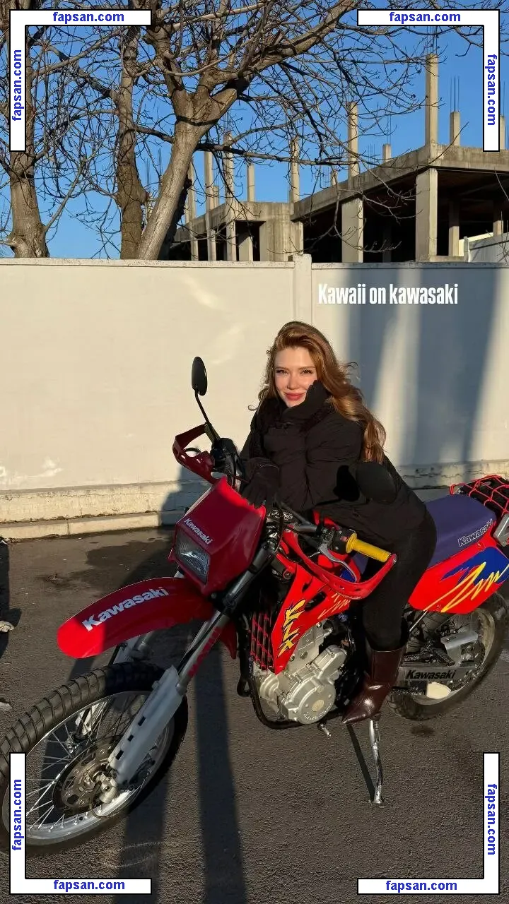 Snowmaiid голая фото #0046 с Онлифанс