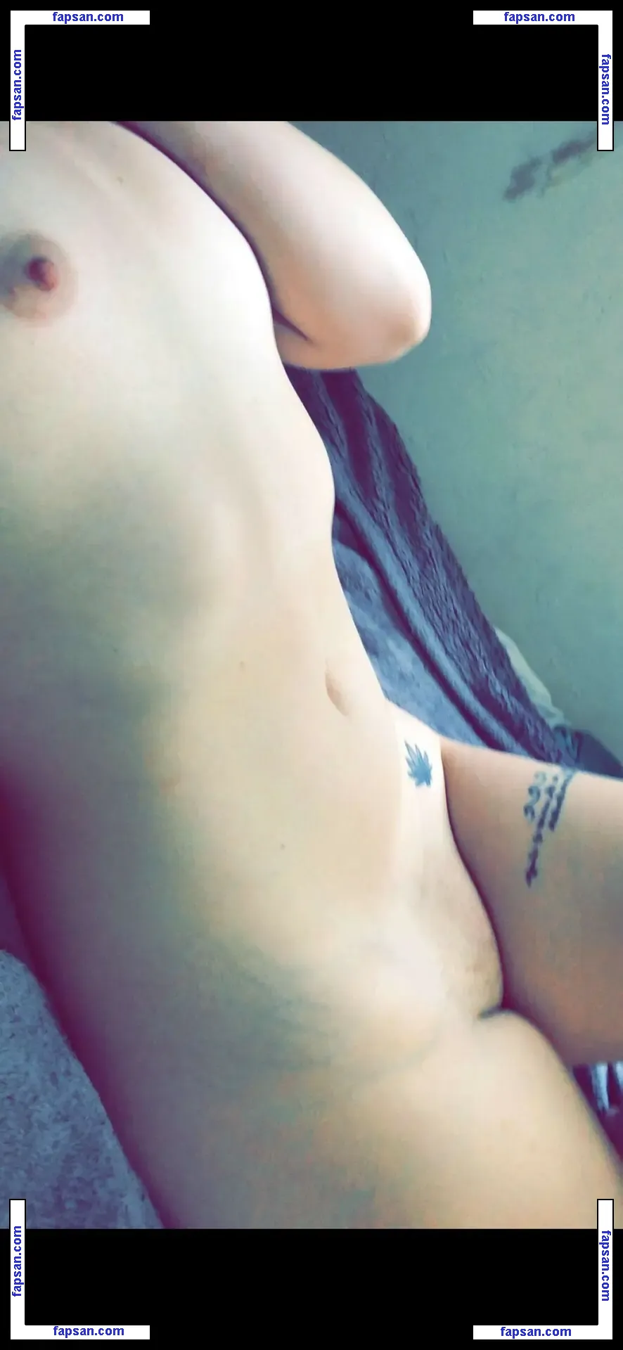 SnowWhiteXo nude photo #0007 from OnlyFans