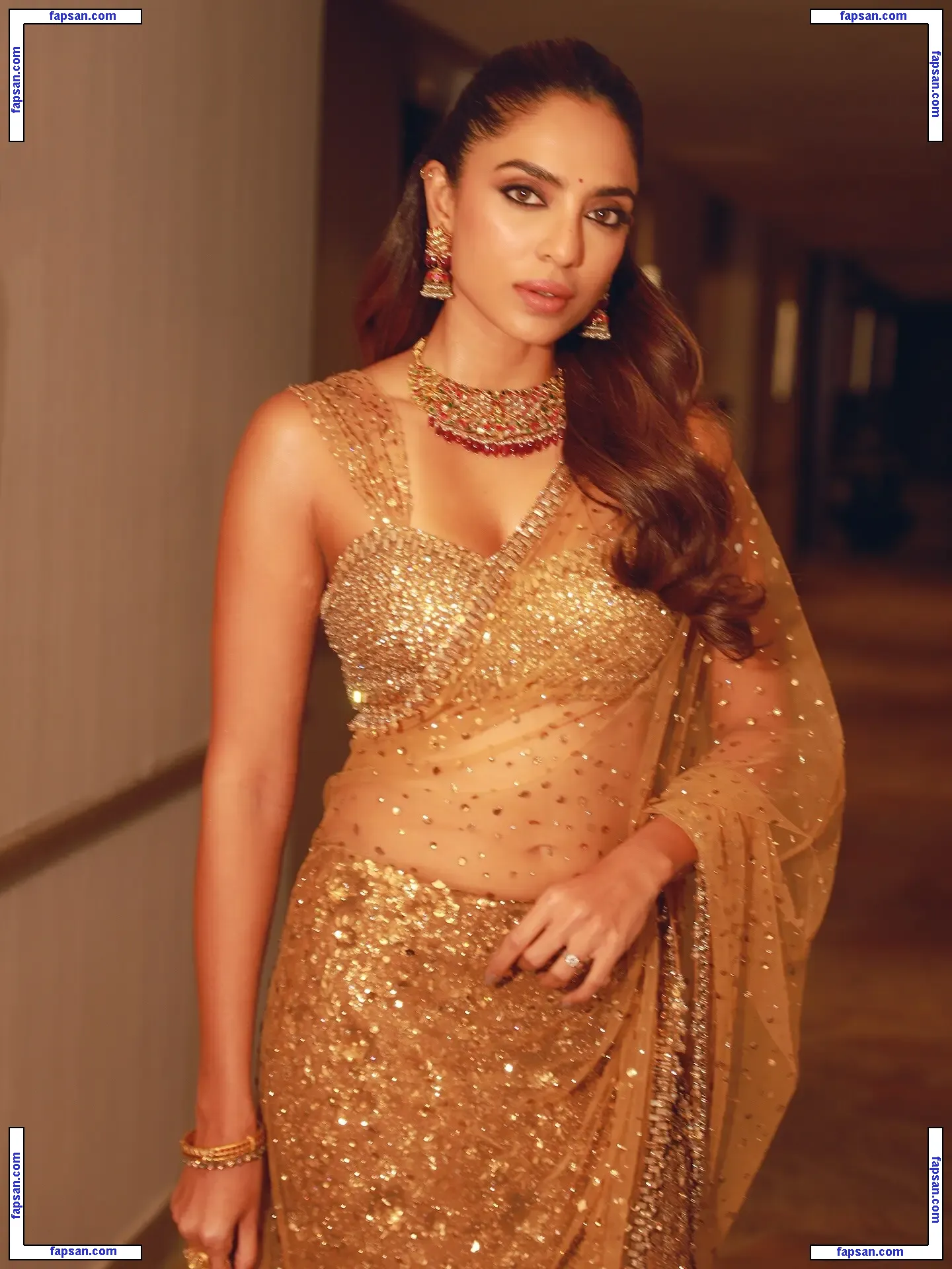 Sobhita Dhulipala nude photo #0011 from OnlyFans