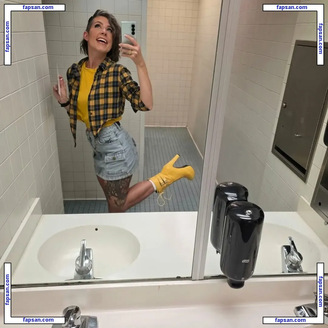 Soe Gschwind nude photo #0143 from OnlyFans