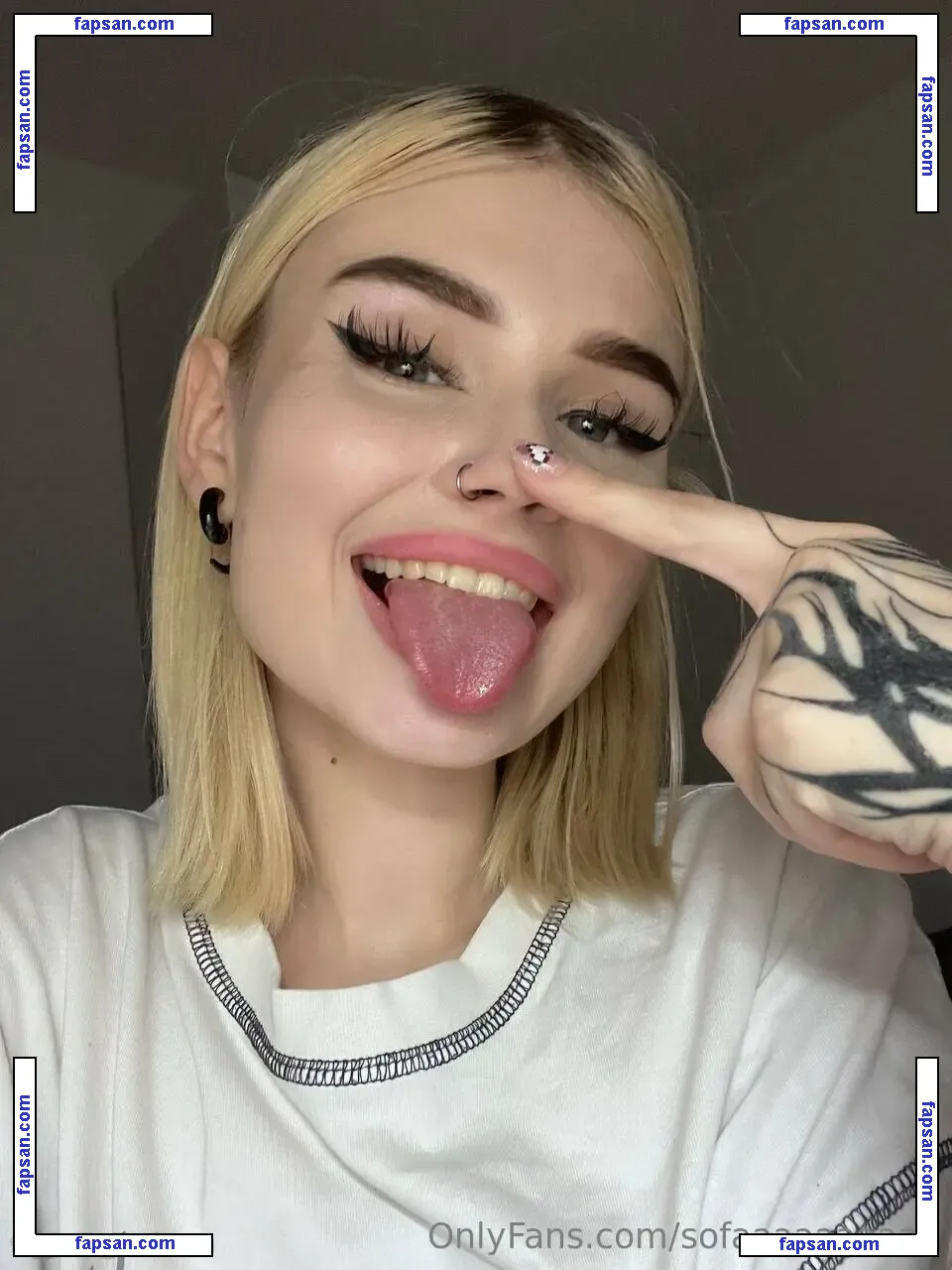 sofaaaaaaaaaa nude photo #0033 from OnlyFans