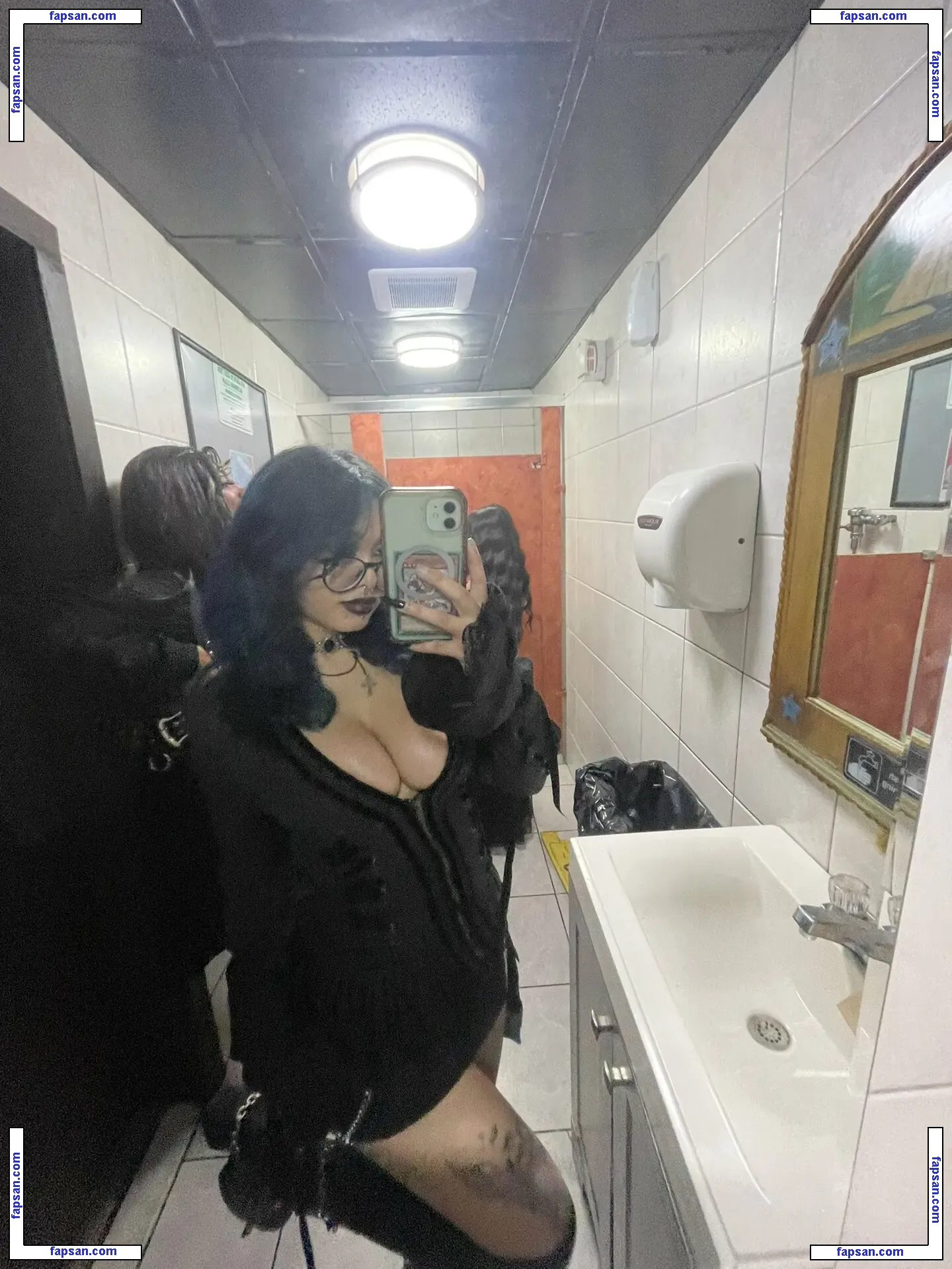 sofadasuccubus nude photo #0007 from OnlyFans