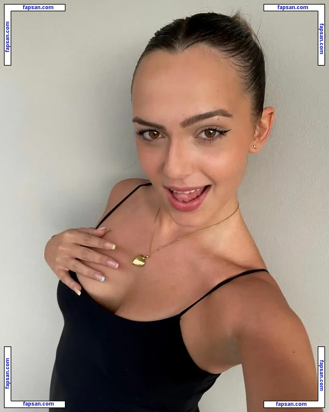 Sofia Cerio nude photo #0004 from OnlyFans