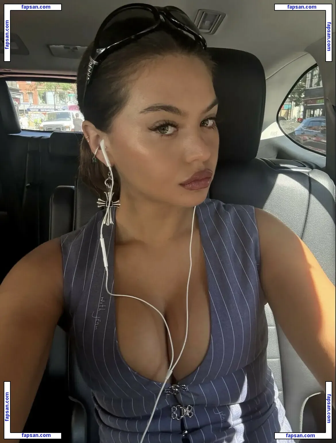 Sofia Jamora nude photo #1478 from OnlyFans