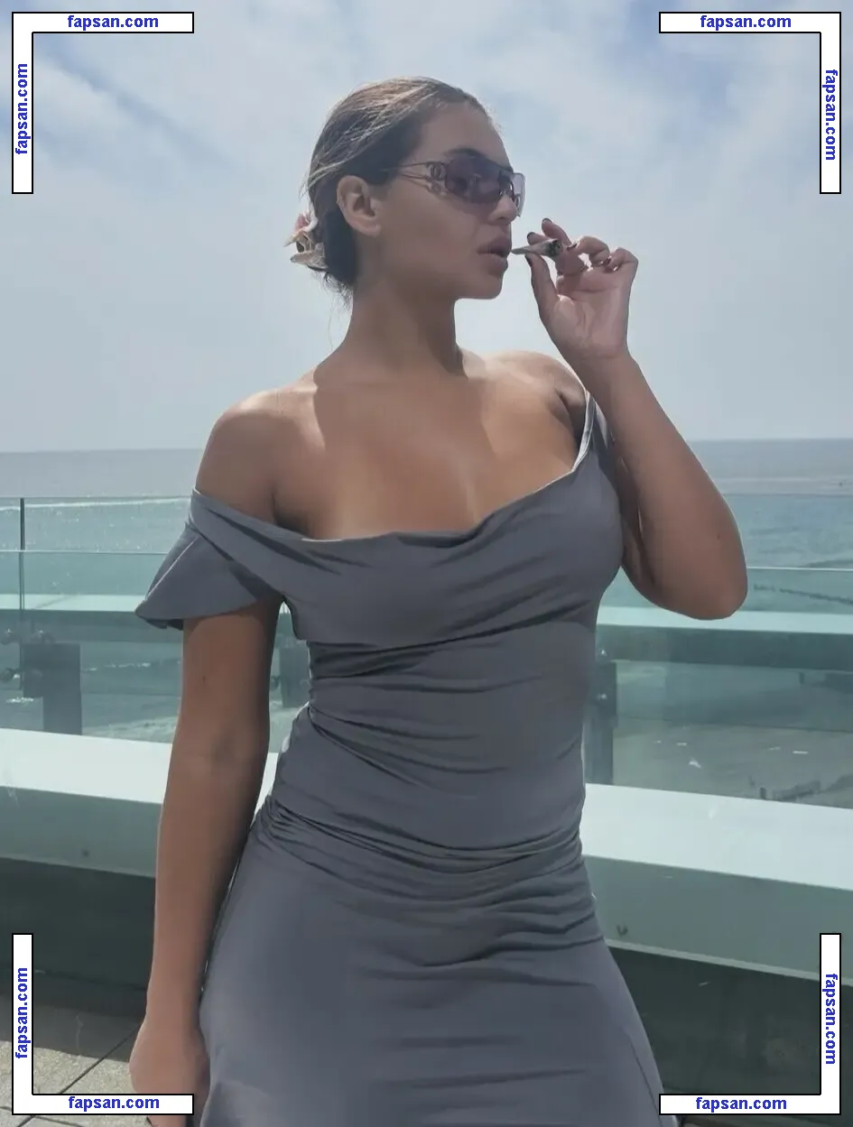 Sofia Jamora nude photo #1480 from OnlyFans