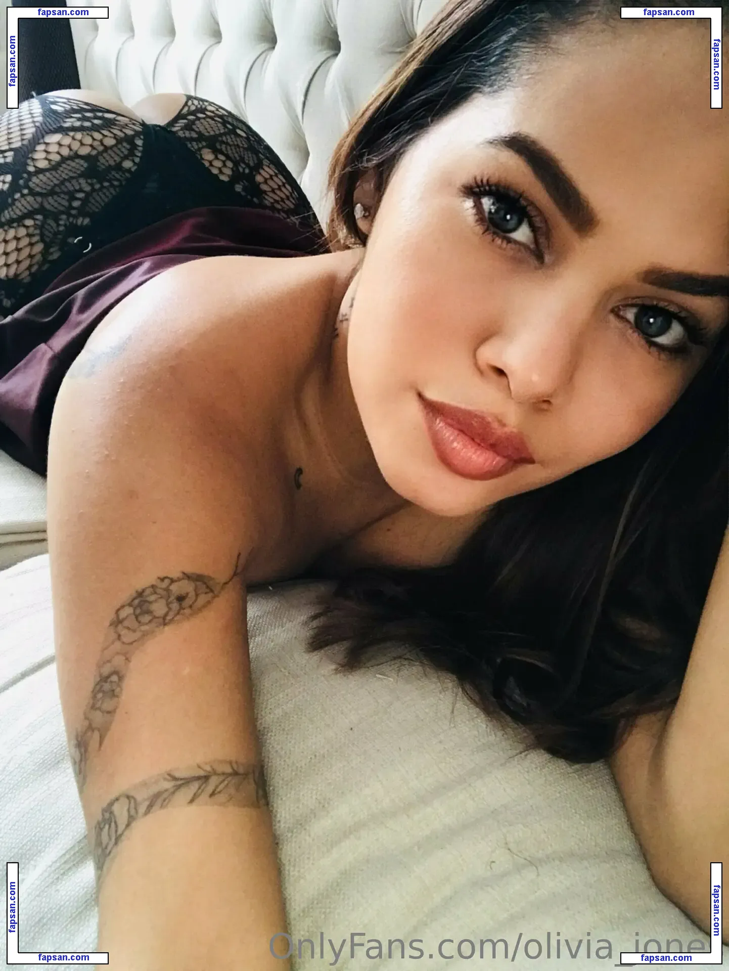 sofia_jones2 nude photo #0001 from OnlyFans